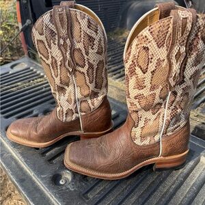 Women’s Boulet Brown leather and Snake boots 6.5 C